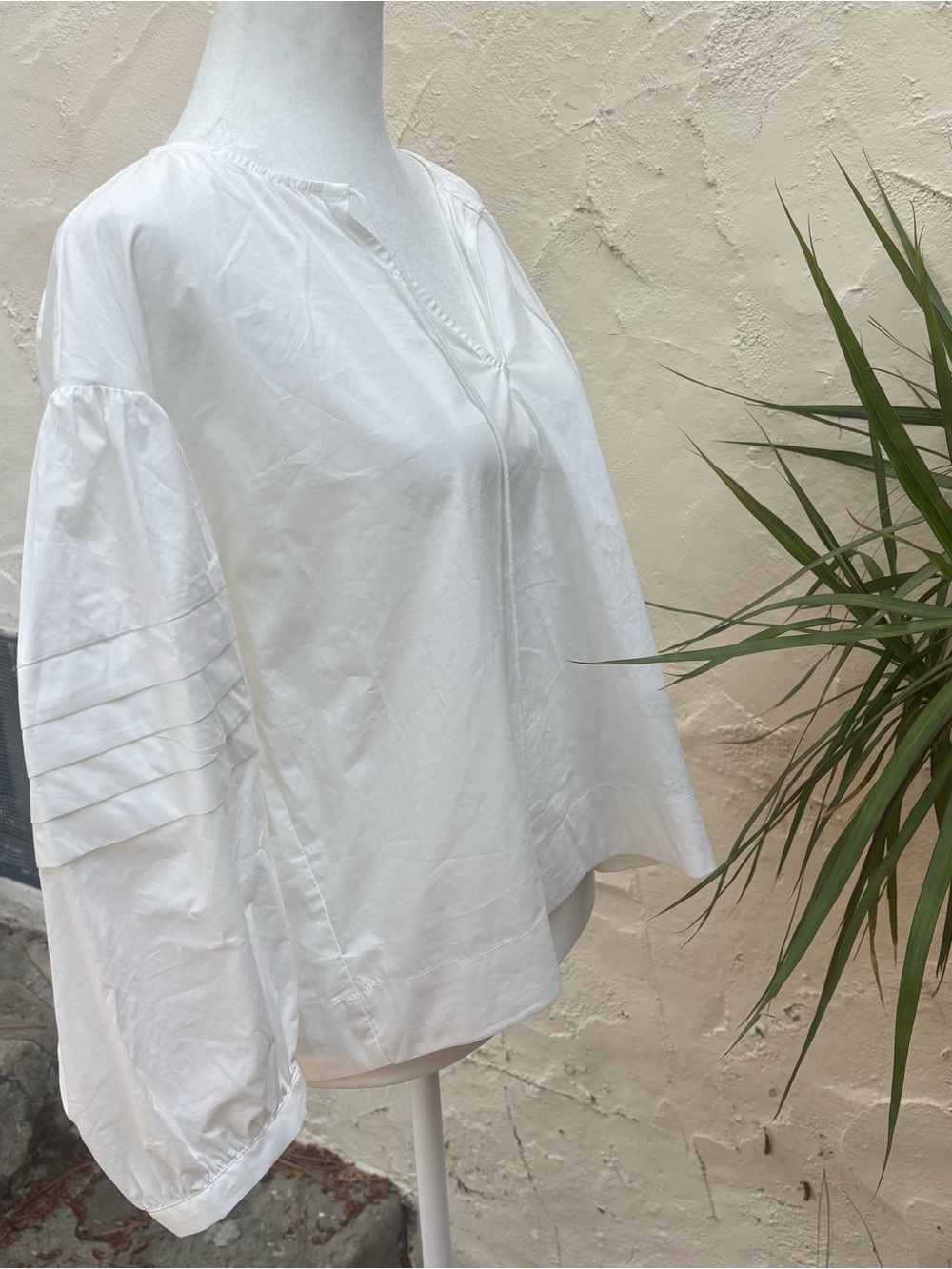 Magaschoni Ivory V-Neck Pintuck Sleeve Blouse - Picture 7 of 7